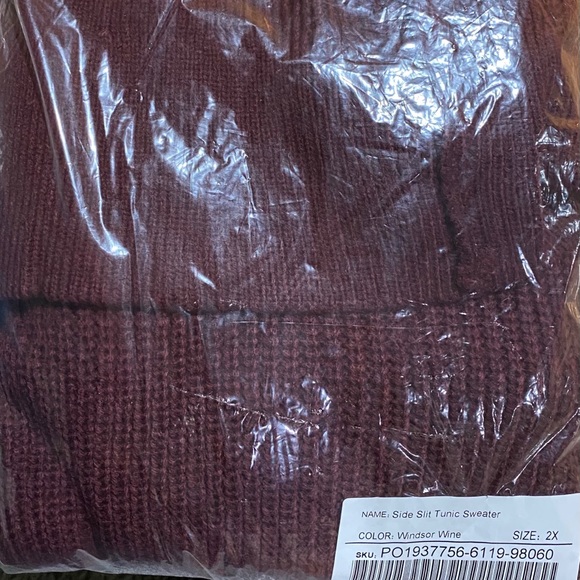 SHOE DAZZLE - Side Slit Tunic Sweater Windsor - Picture 11 of 12